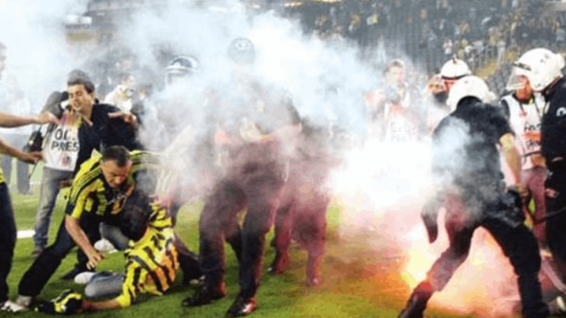 Fenerbahçe'den Zehir Zemberek Açıklama: Varlığımıza Kast Edenlerle Mücadeleden Vazgeçmeyeceğiz