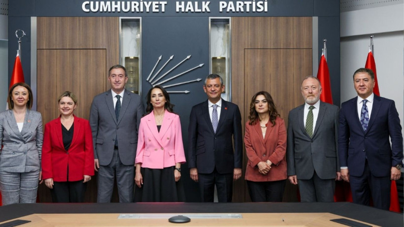 DEM Parti'den CHP'ye Ziyaret: Komisyon Önerisi Geldi