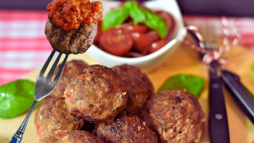 Etikette Başka, İçinde Başka! 'Dana' Diye 'Domuz' Eti Satmışlar: Ünlü Markalar da Skandal Listesinde