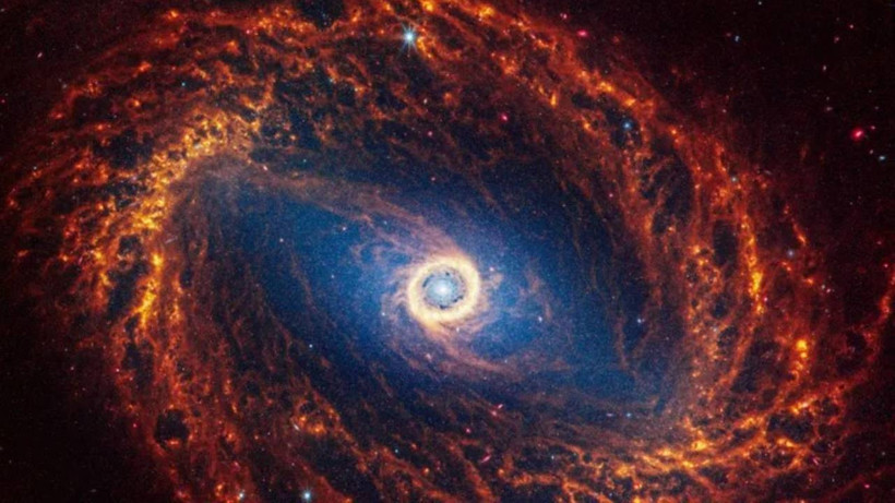 James Webb Teleskobu, Evrenin En Uzak Galaksisini Keşfetti