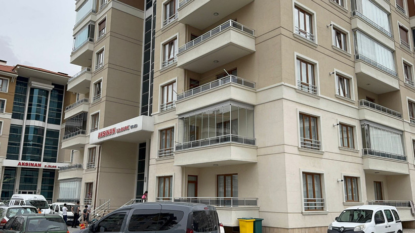 Kan Donduran Kadın Cinayeti! Çocuklarının Evde Olduğu Sırada Bıçaklayarak Katletti