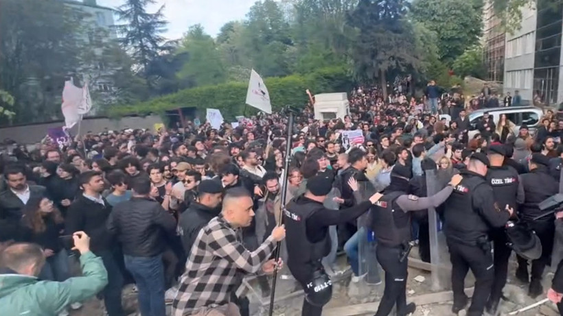 Boğaziçi Üniversitesi'ndeki Nureddin Yıldız Protestosunda Tutuklanan 5 Öğrenciye Tahliye