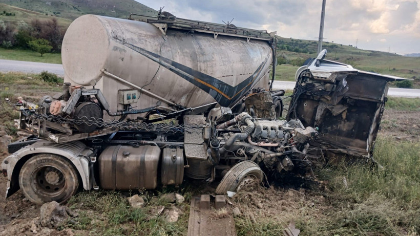 Malatya Doğanşehir’de Tanker Tarlaya Devrildi: Sürücü Yaralandı