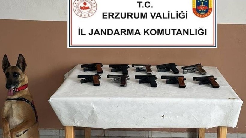 Erzurum'da 10 Adet Ruhsatsız Silah Ele Geçirildi