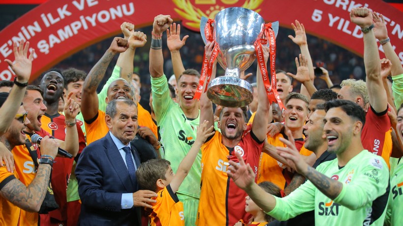 Galatasaray'dan Görkemli Şampiyonluk Kutlaması: Türkiye’nin İlk ve Tek 5 Yıldızlı Takımı