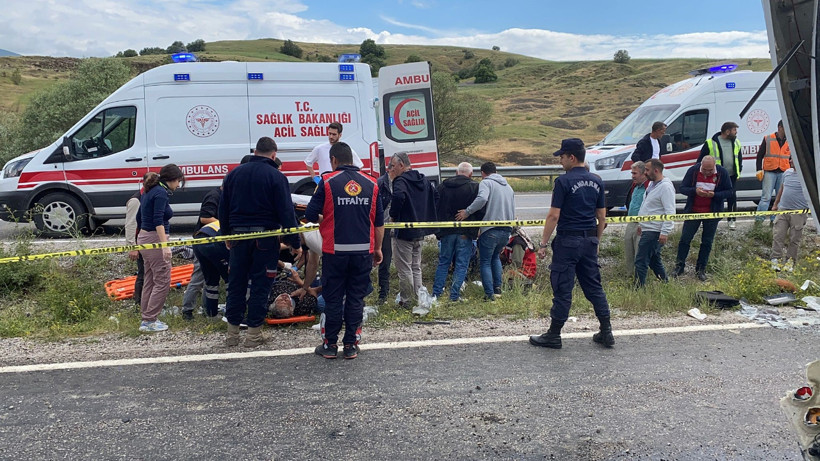 Yozgat’ta Taziye Dönüşü Feci Kaza: Midibüs Şarampole Yuvarlandı, Ölü ve Yaralılar Var