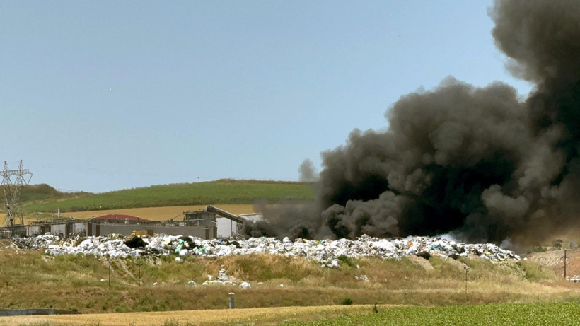 Geri Dönüşüm Tesisinde Korkutan Yangın: Dumanlar Gökyüzünü Kapladı