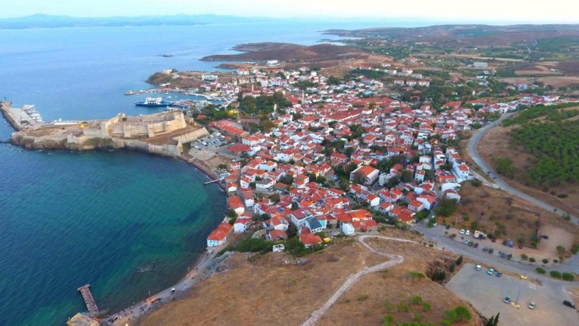 Bozcaada’ya Bayramda O Araçların Geçişleri Yasaklandı