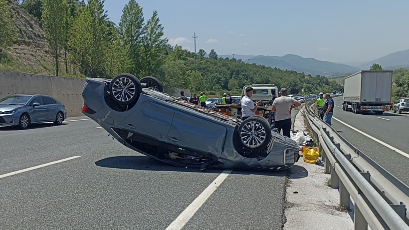 Kastamonu'da Feci Kaza: Otomobil TIR'a Çarptı, Aynı Aileden 5 Kişi Yaralandı