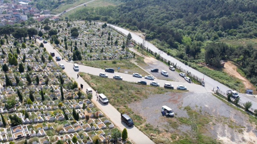 İstanbul’da Kurban Bayramı’nda Mezarlıklar Doldu Taştı