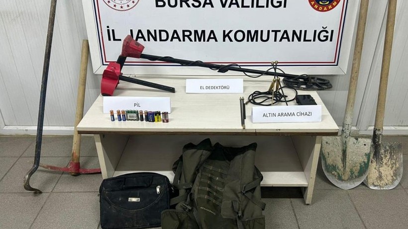 Bursa'da Defineciler Suçüstü Yakalandı