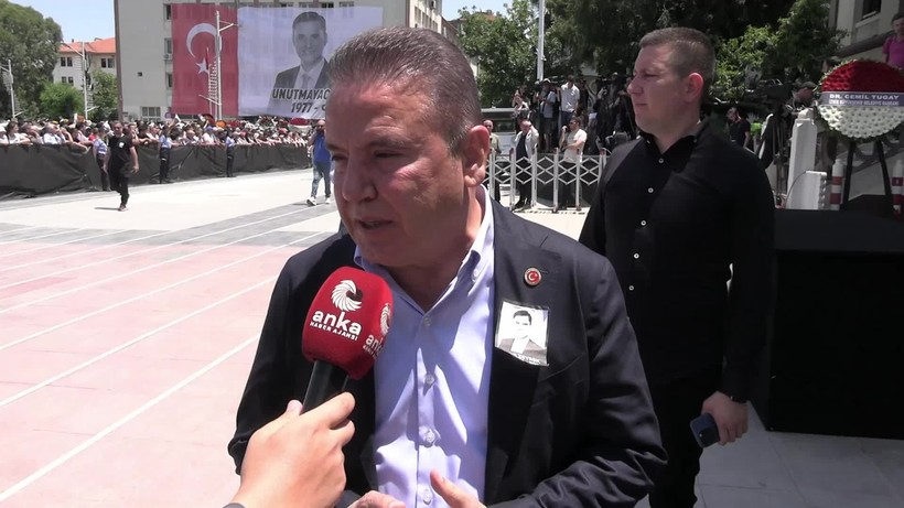 Muhittin Böcek'ten Ferdi Zeyrek'e Veda: 'Canım Kardeşimi Kaybettim'