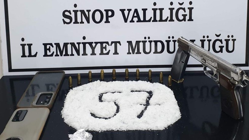 Sinop’ta Uyuşturucu ve Kaçak Alkol Operasyonu! 1 Tutuklama