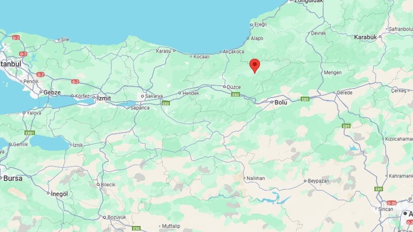 Düzce'de Deprem! Çevre İllerde de Hissedildi
