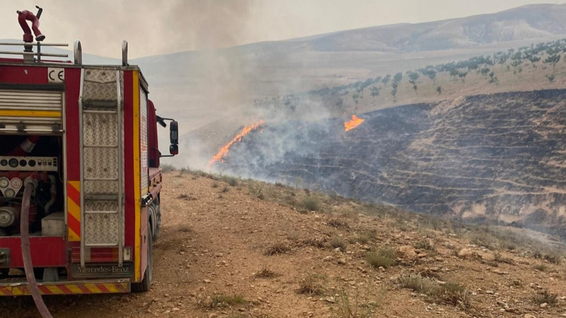Şanlıurfa'da Örtü Yangını: Ekipler Alarma Geçti