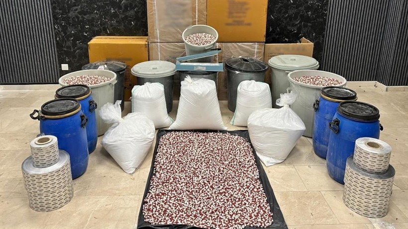İstanbul'da 2,5 Milyondan Fazla Sentetik Ecza Bulundu