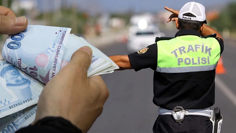 İktidar Geri Adım Attı: Radar Cezaları İptal Oluyor