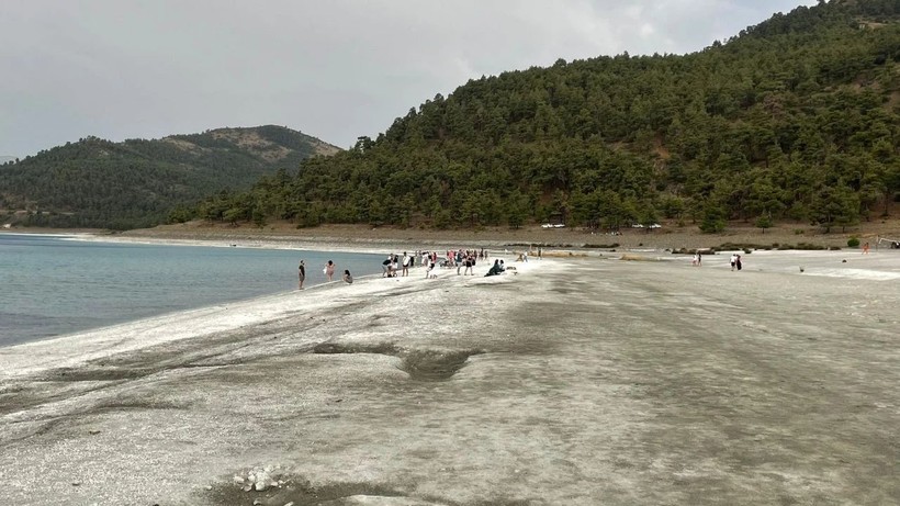 Babalar Günü'nde Yürek Yakan Olay! Tatil İçin Gelmişlerdi; Baba Oğul Salda Gölü'nde Boğularak Can Verdi