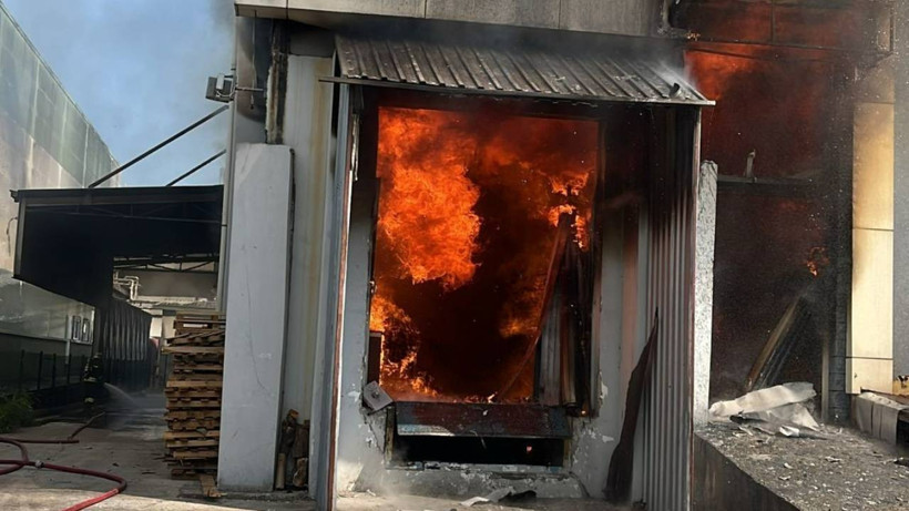 Kimya Fabrikasında Korkutan Yangın! Dumanlar Gökyüzünü Kapladı