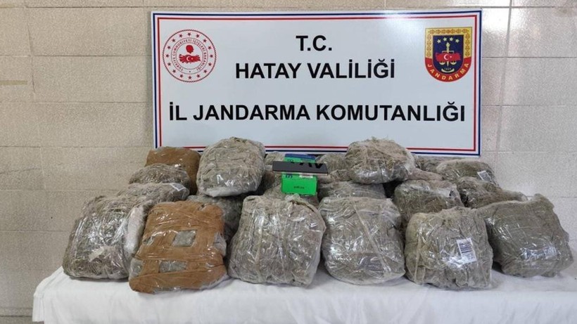 Hatay'da Uyuşturucu ve Kaçakçılık Operasyonu: 23 Kişi Yakalandı