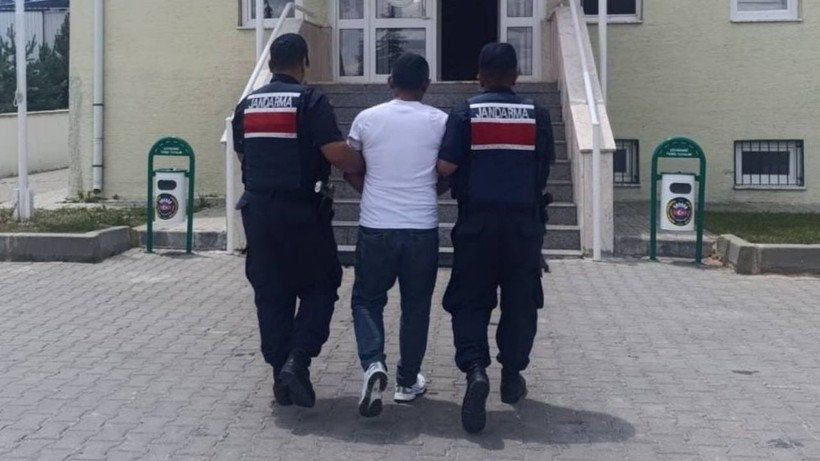 Kırıkkale'de Jandarmadan Operasyon: İki Firari Yakalandı