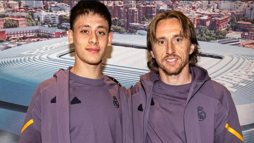 Real Madrid'de Bayrak Değişimi! Luka Modric Yerine Arda Güler