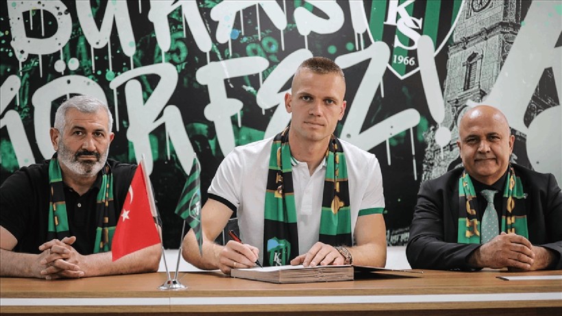 Kocaelispor Jovanovic ile İmzaladı