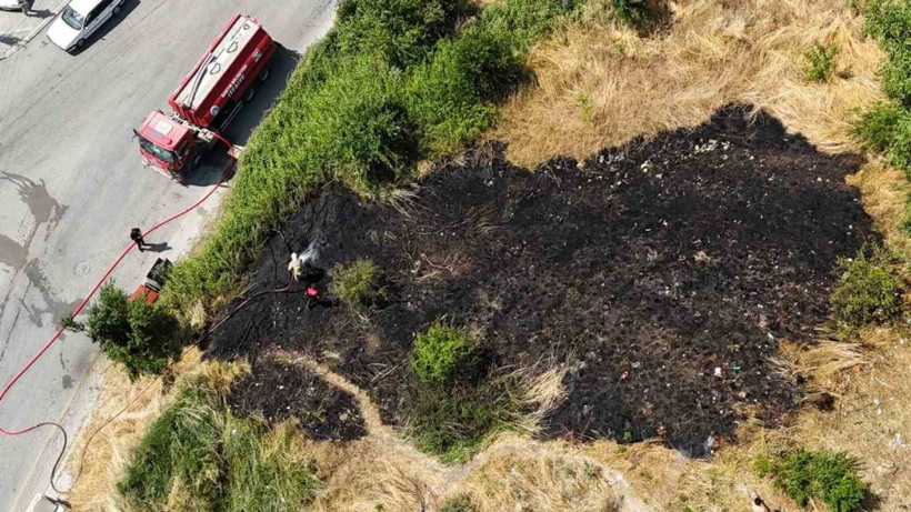 Emniyet Müdürlüğü'nün Yanında: Alevler Büyümeden Söndürüldü