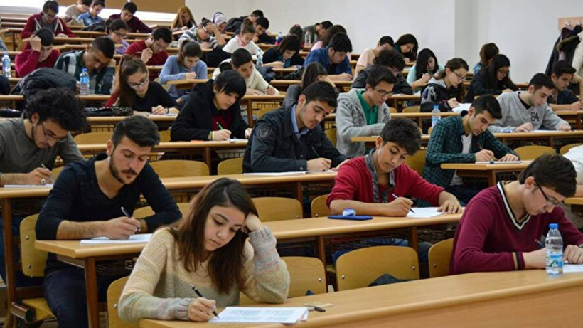 YKS Maratonu Başladı: Milyonlarca Aday Ter Döküyor