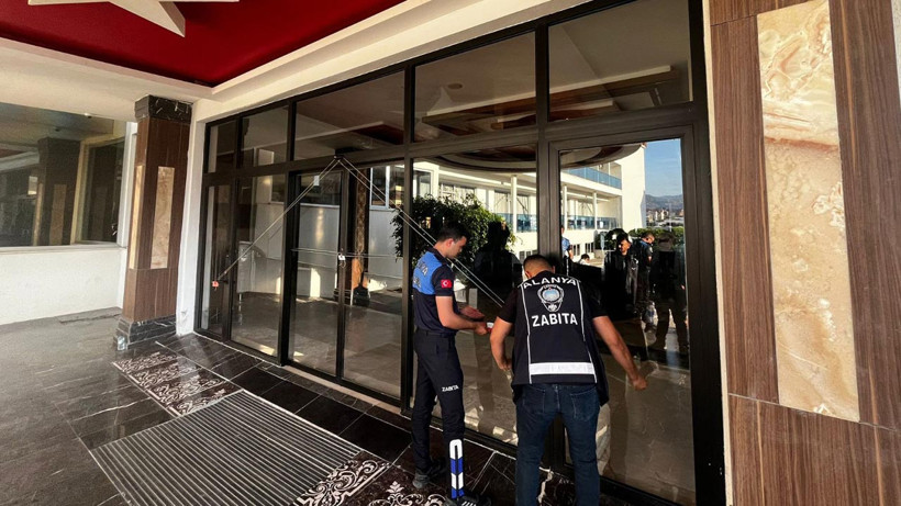 Antalya'da Ruhsatsız 5 Yıldızlı Otel 112’nci Kez Mühürlendi