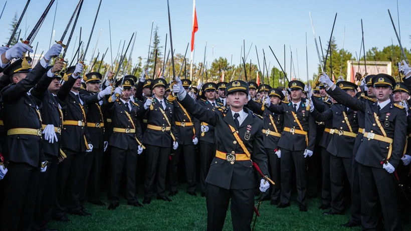 İkinci 'Mustafa Kemal'in Askerleriyiz' Krizi! Teğmenler Gibi İhraç Tehlikesi Kapıda
