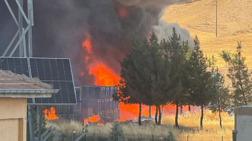 Batman OSB’de Fabrika Yangını: Gökyüzü Siyaha Büründü