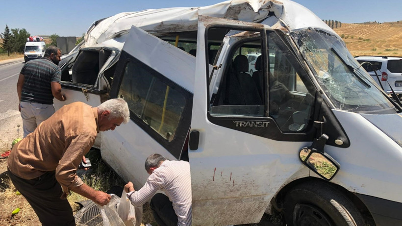 Minibüs Takla Attı! Aynı Aileden 1'i Ağır, 5 Yaralı