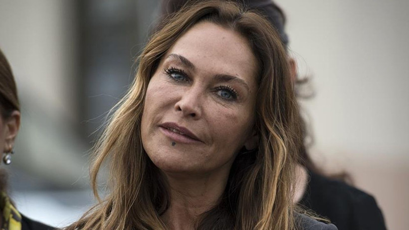 Hülya Avşar'dan Gündem Olan Tatil Pozu: İşte O Fotoğraf