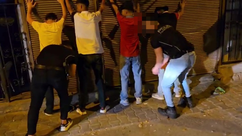 Adana’da Narkoalan Operasyonu: 63 Uyuşturucu Kullanıcısı Yakalandı
