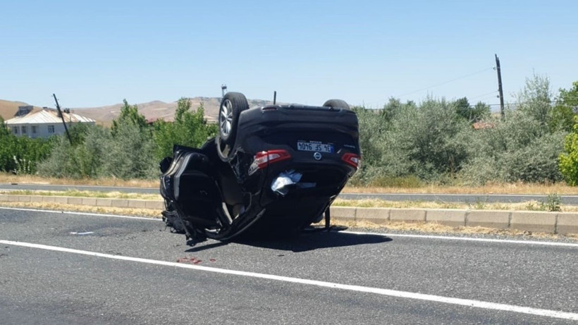 Elazığ'da Korkunç Kaza: Otomobil Takla Attı