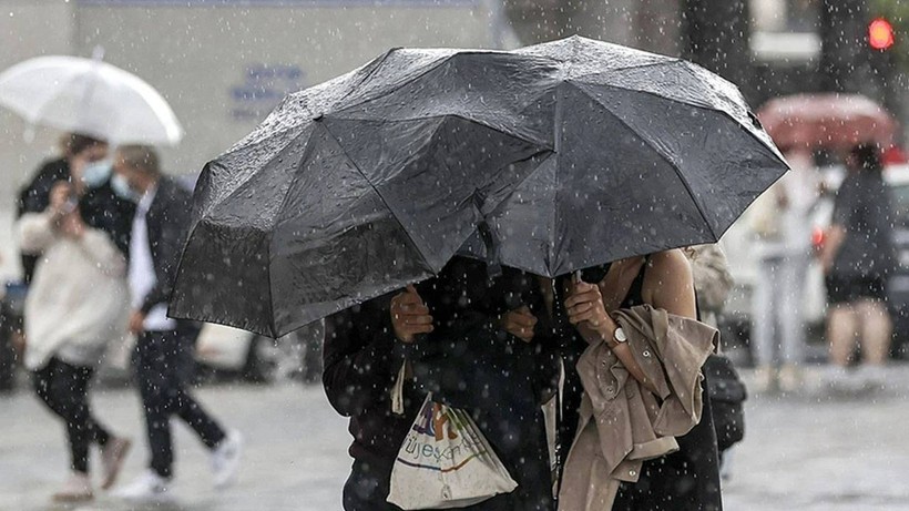 Meteoroloji İl İl Uyardı! Bir Tarafta Kavurucu Sıcak, Bir Tarafta Yağmur Bulutları