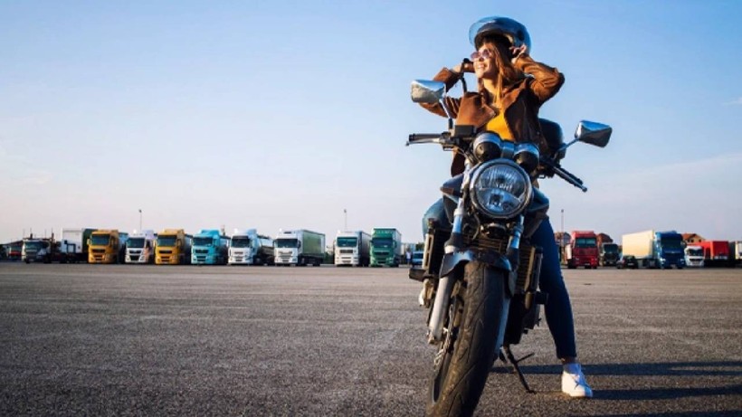 Motosiklet Sürücüleri Dikkat! Ünlü Marka 228 Bin Kask İçin Alarm Verdi