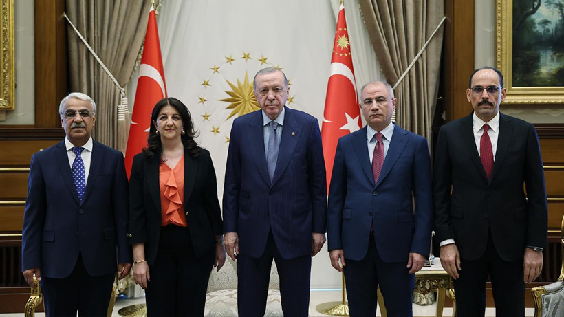 Külliye'de Kritik Zirve: Cumhurbaşkanı Erdoğan-İmralı Heyeti Görüşmesi Sona Erdi