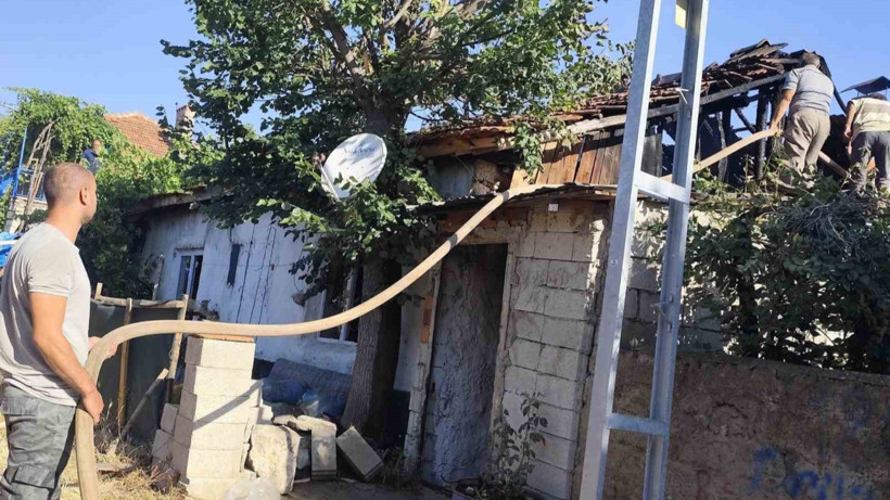 Konya'da Yanan Müstakil Ev Kullanılamaz Hale Geldi