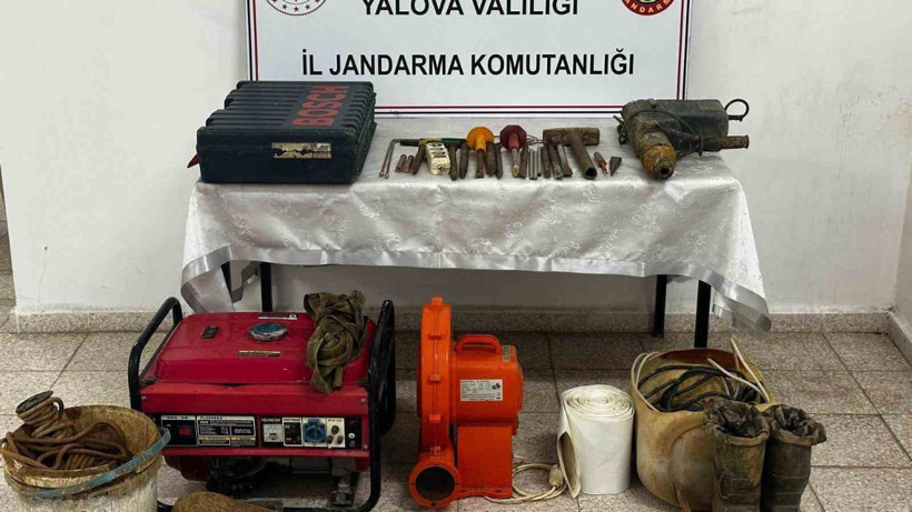 Yalova'da Definecilere Suçüstü! 3 Şüpheli Yakalandı