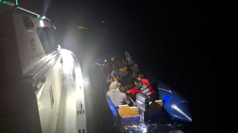 Ayvacık Açıklarında 36 Kaçak Göçmen Yakalandı