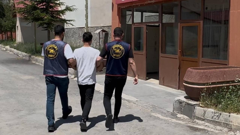 Hakkari'de 78 Ayrı Suç Dosyası Bulunan Şüpheli Jandarmadan Kaçamadı