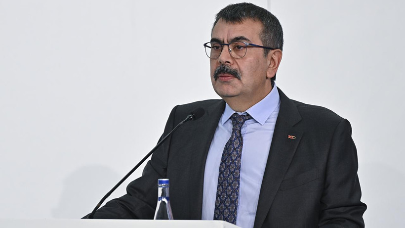 Ünlü Spiker Gülgun Feyman'dan Bakan Tekin'e 'Geri Zekalı' Tepkisi