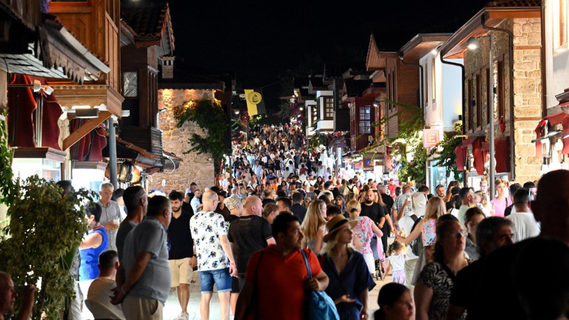 Antalya'da Yabancı Turist Rekoru