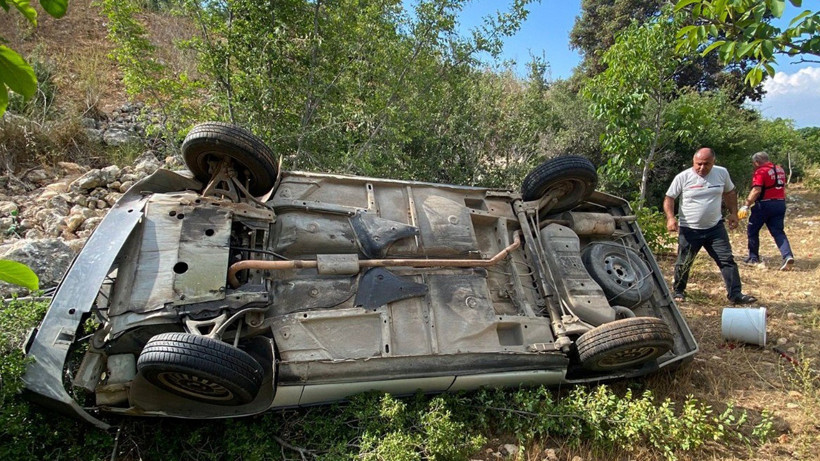 Mersin'de Feci Kaza: Otomobil Kayalıklara Yuvarlandı, 5 Yaralı