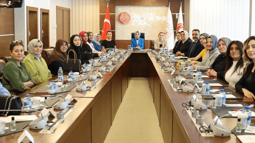 Bakan Göktaş Şehit Eşleriyle Bir Araya Geldi