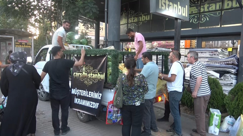 Bursa’da Karpuz Şöleni: 20 Ton Karpuz 25 Dakikada Tükendi!