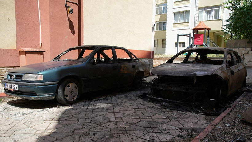 Edirne'de Park Halindeki İki Araç Kundaklandı