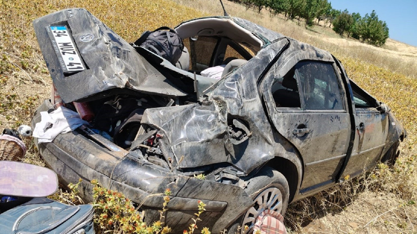 Konya’da Otomobil Tarlaya Devrildi: 3 Kişi Yaralandı